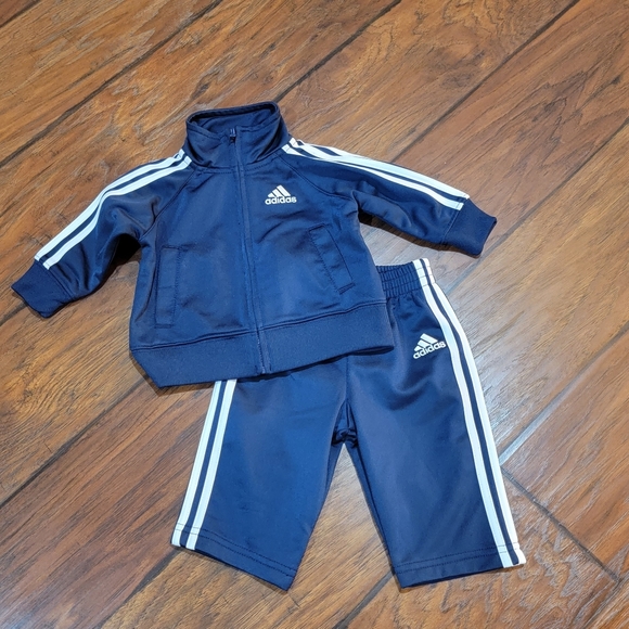 Adidas track suit set - Picture 1 of 11